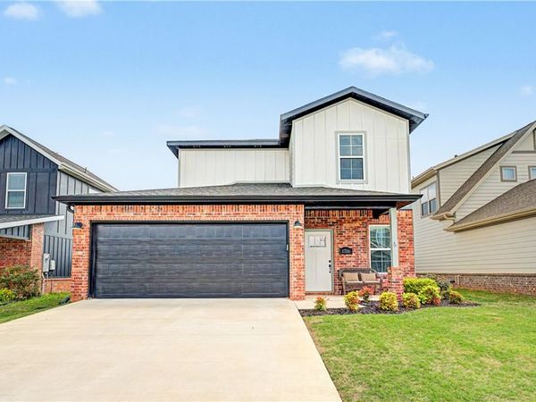 1716 W Broadway Place , Rogers, AR 72758