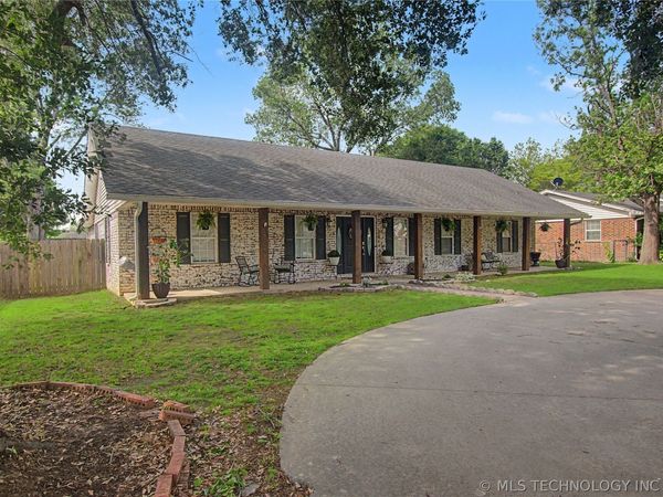 502 NW J Street, Stigler, OK 74462