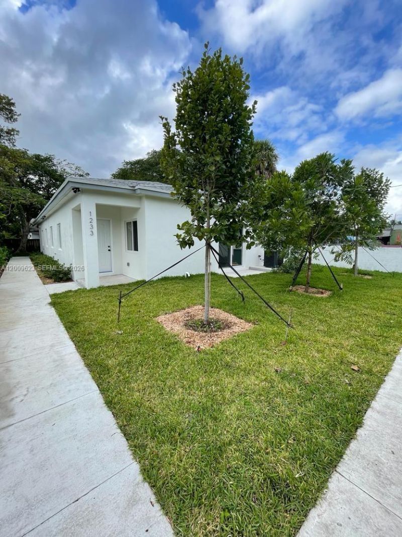920 NW 81st St , Miami, FL 33150 Photo