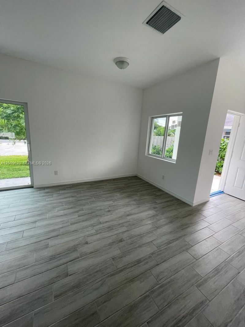 920 NW 81st St , Miami, FL 33150 Photo