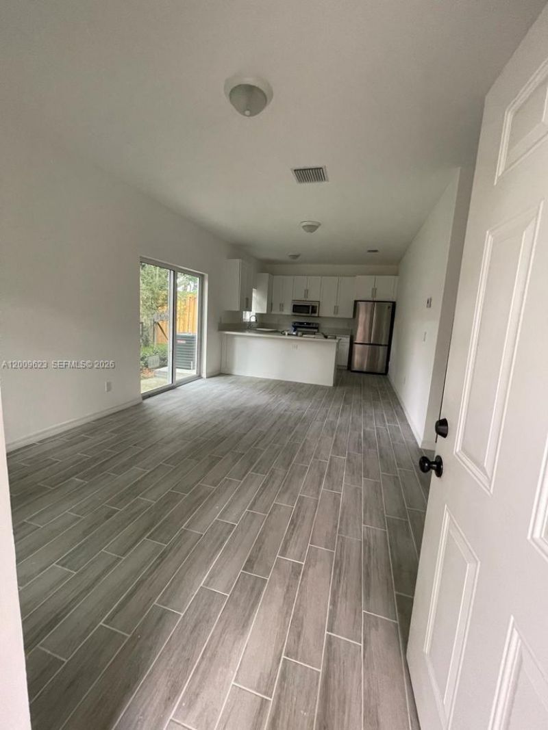 920 NW 81st St , Miami, FL 33150 Photo