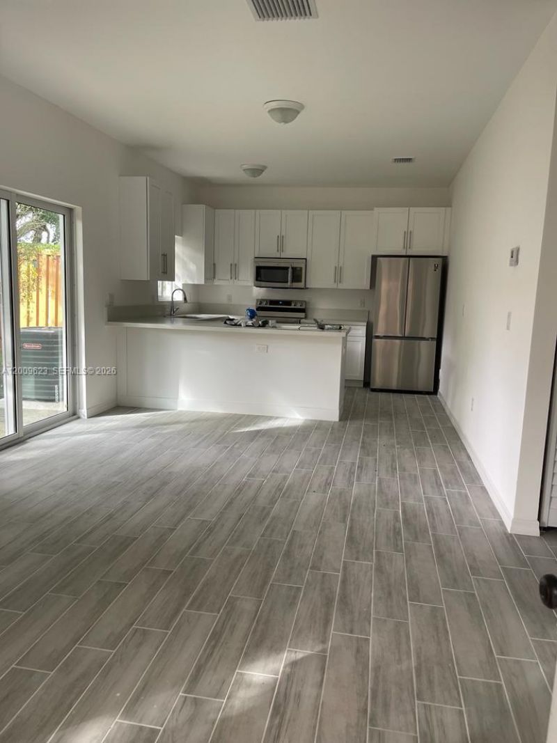 920 NW 81st St , Miami, FL 33150 Photo