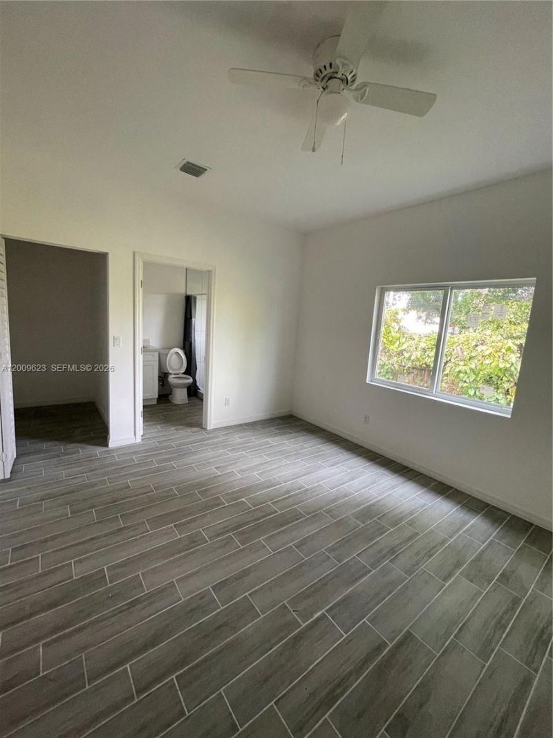 920 NW 81st St , Miami, FL 33150 Photo