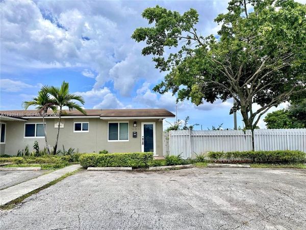 10303 NW 35th Pl , Miami, FL 33147