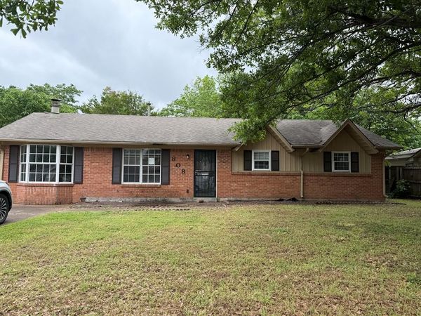 808 Dover Road, West Memphis, AR 72301