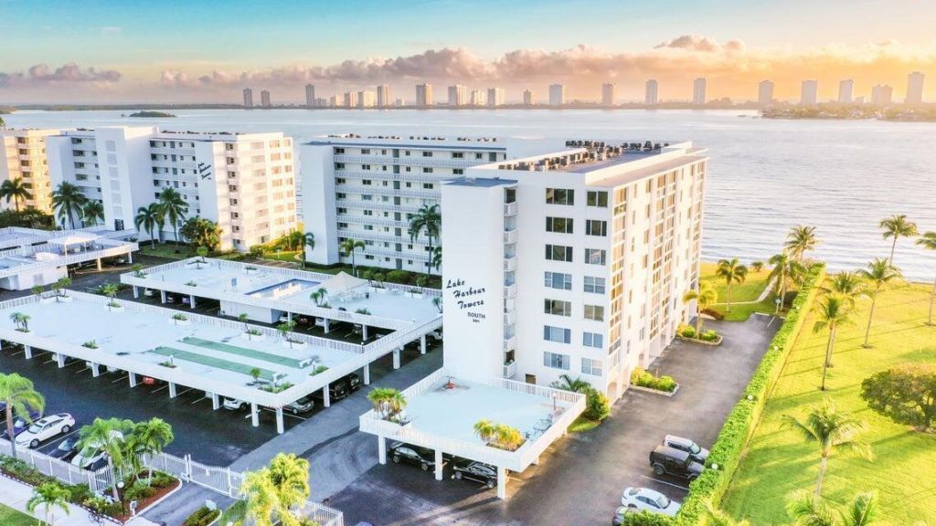 301 Lake Shore Drive, Unit 708, Lake Park, FL 33403 Photo