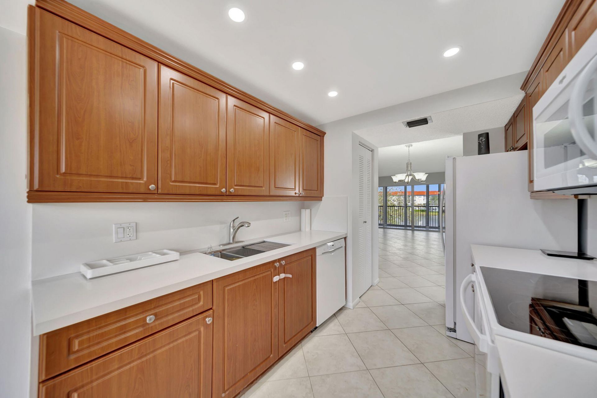 13001 SW 15th Court, Unit 312t, Pembroke Pines, FL 33027 Photo