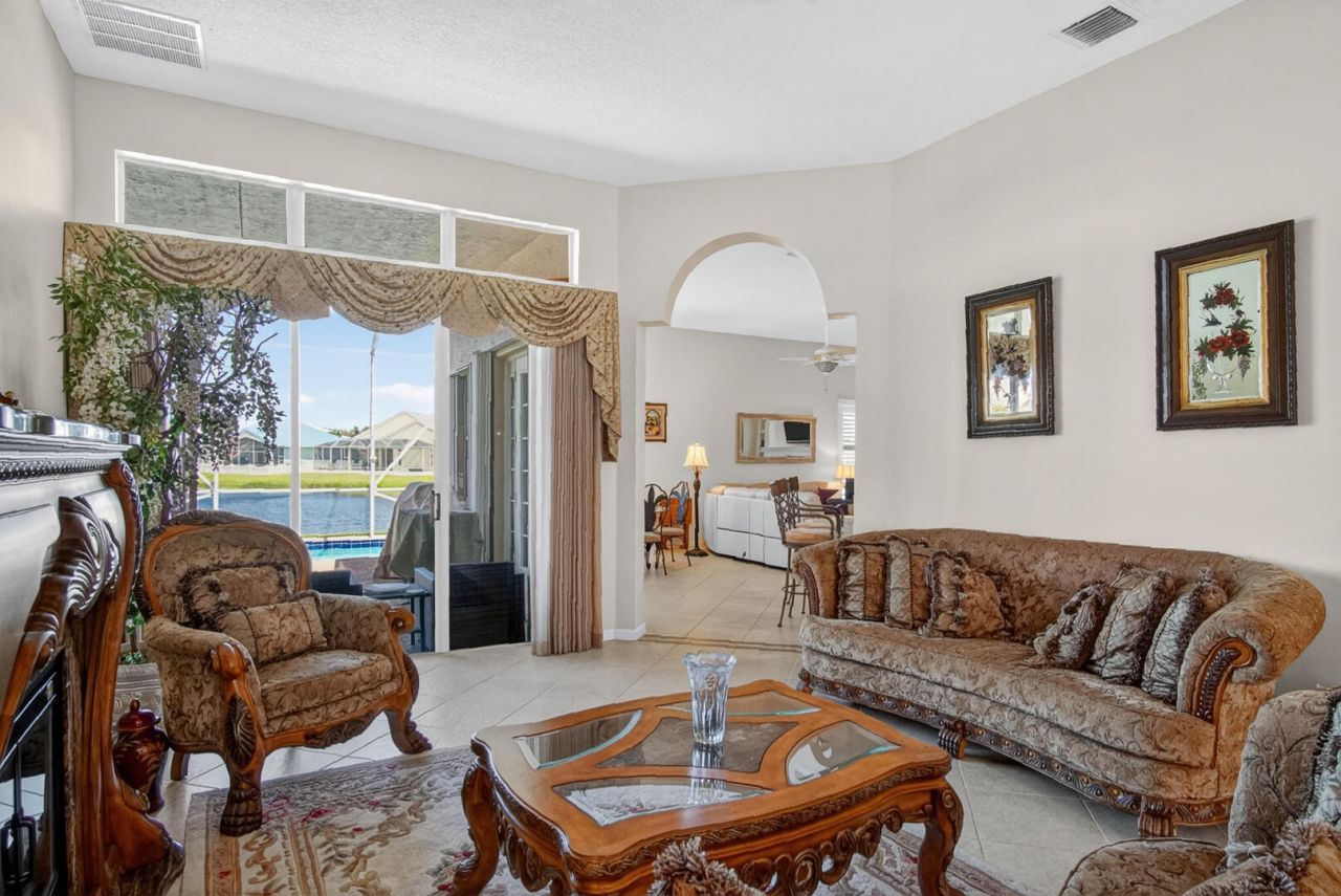 376 NW Shoreview Drive, Port Saint Lucie, FL 34986 Photo