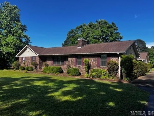132 N Valley Rd , Searcy, AR 72143