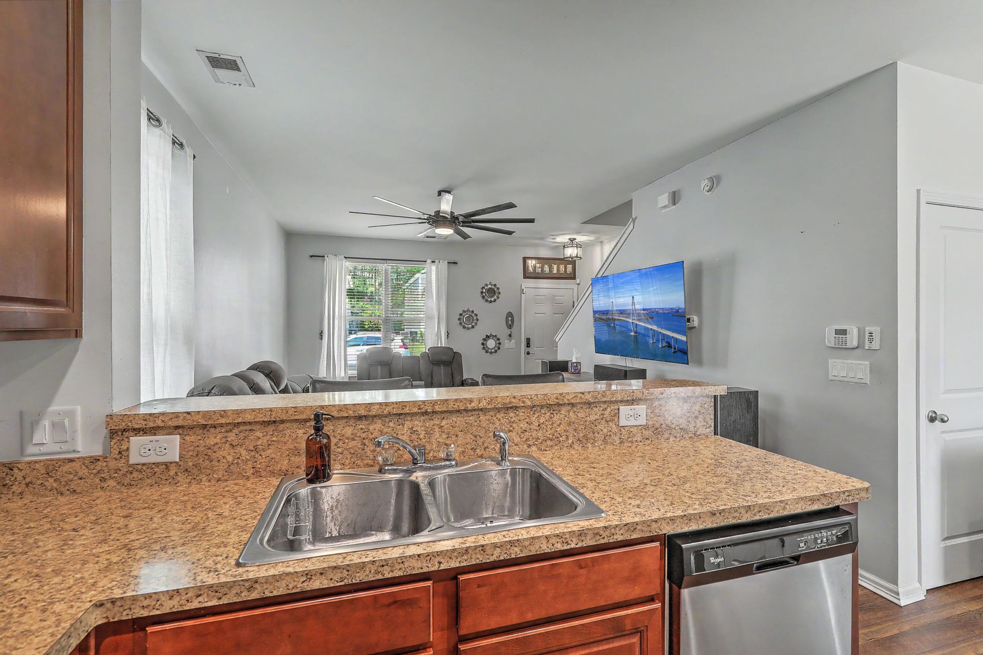 256 Oglethorpe Circle Photo 10