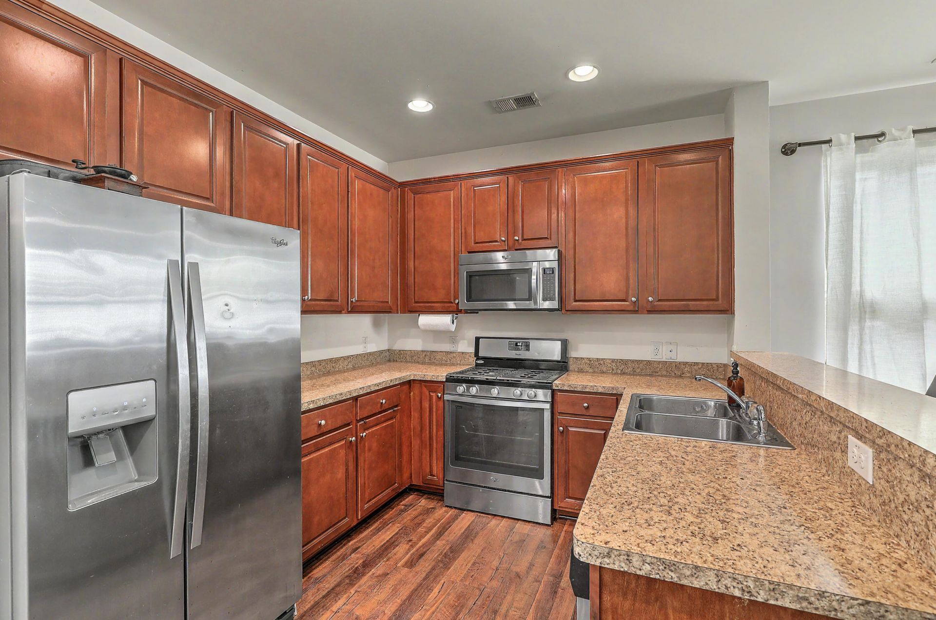 256 Oglethorpe Circle Photo 9