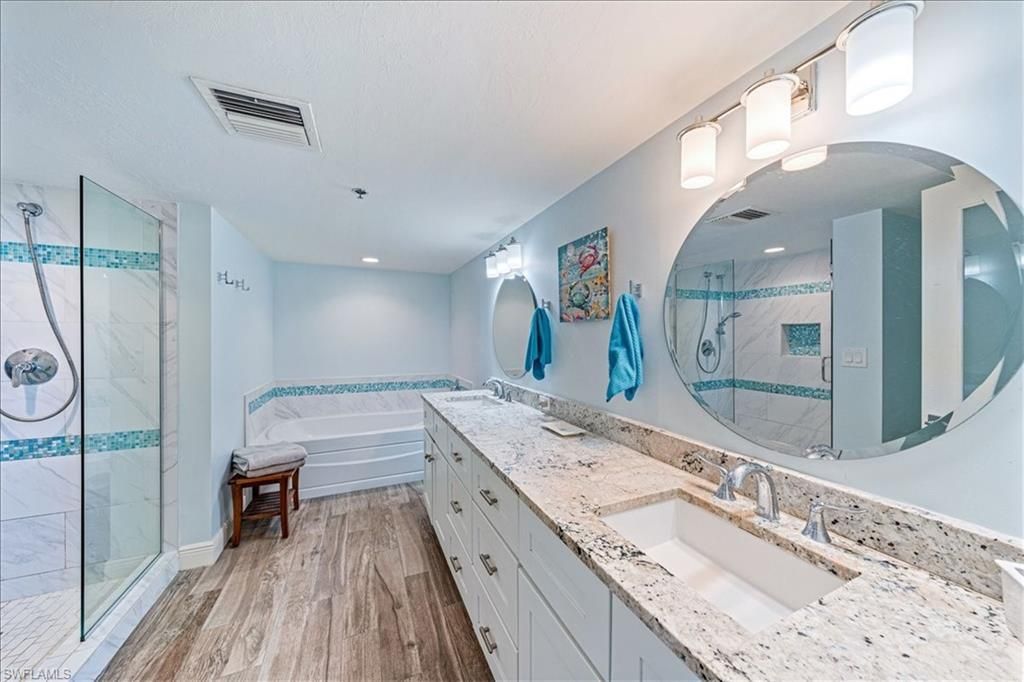 6361 Pelican Bay Blvd, Unit 305, Naples, FL 34108 Photo