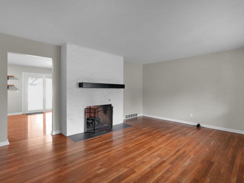 5371 Poplarwood Road , Columbus, OH 43229 Photo 2