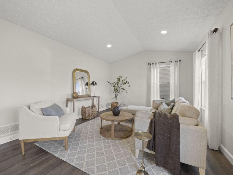 6987 Granite Falls Drive , Blacklick, OH 43004 Photo 8