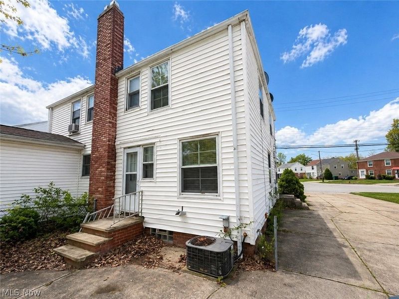 1437 E 252nd Street , Euclid, OH 44117 Photo 17