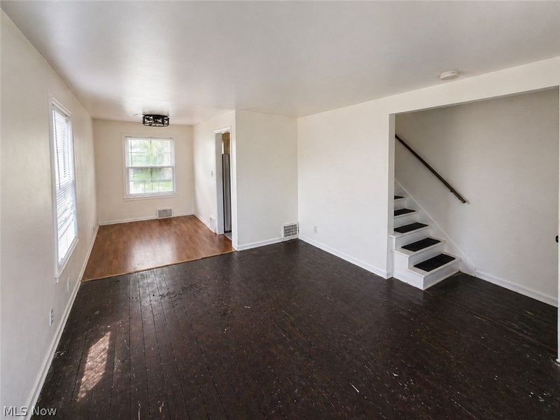 1437 E 252nd Street , Euclid, OH 44117 Photo 3