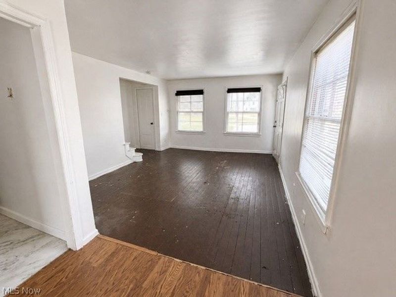 1437 E 252nd Street , Euclid, OH 44117 Photo 4