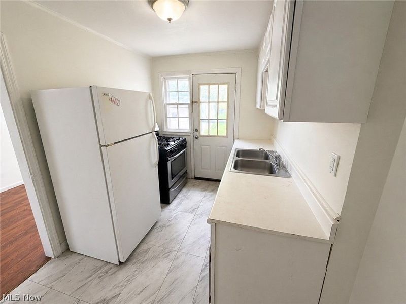 1437 E 252nd Street , Euclid, OH 44117 Photo 6