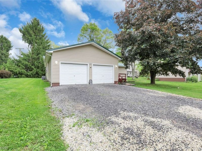 111 Greenbrier Drive, Byesville, OH 43723 Photo 2