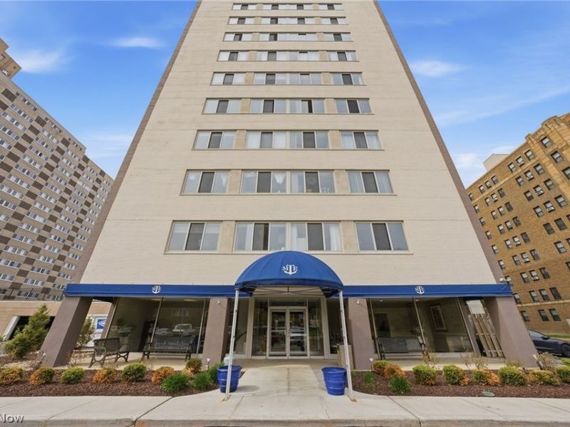 12520 Edgewater Drive, Unit 1009, Lakewood, OH 44107 Photo 2