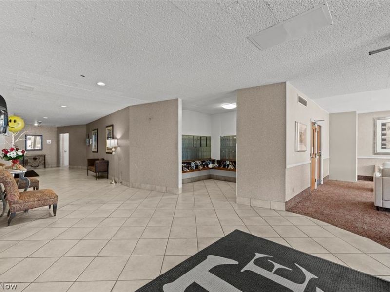 12520 Edgewater Drive , Unit 1009, Lakewood, OH 44107 Photo 3