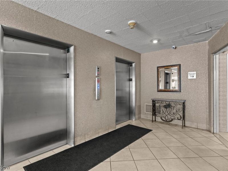 12520 Edgewater Drive , Unit 1009, Lakewood, OH 44107 Photo 4