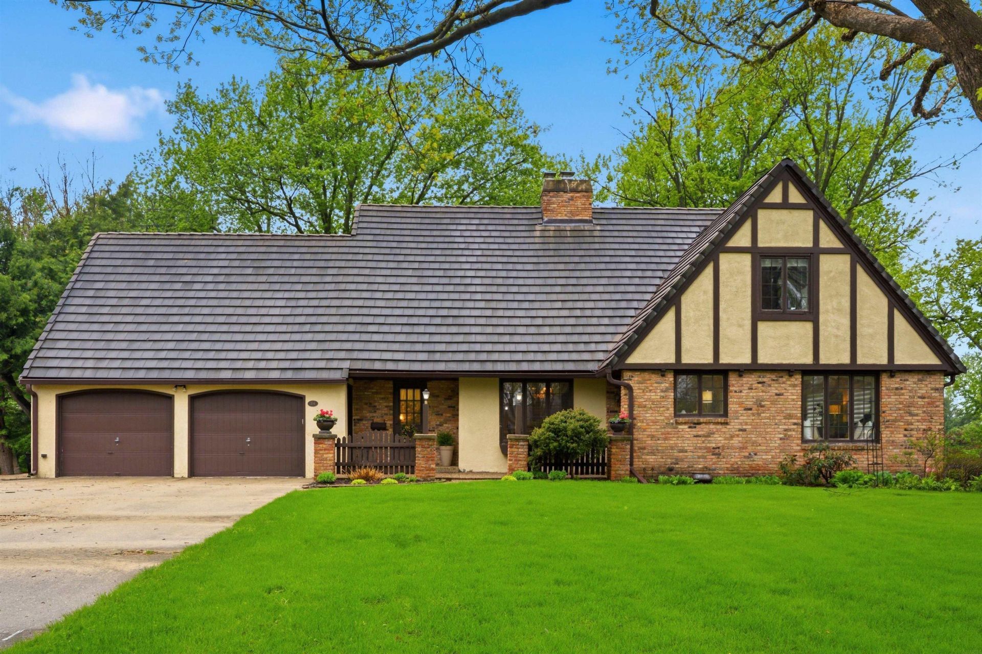 314 Lillian Lane, Waterloo, IA 50701 Main Photo