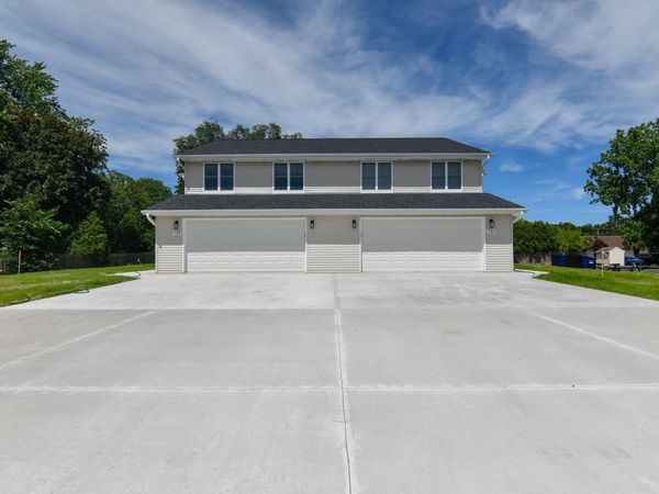 735 HOFFMAN ROAD, Green Bay, WI 54301