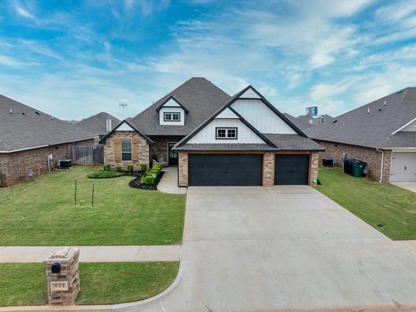 612 Bison Crossing Drive, Yukon, OK 73099