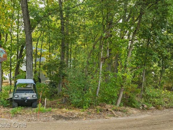 000 E CANYON Drive , Milford Twp, MI 48380