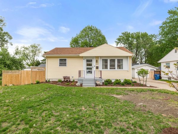 2015 50th Place, Des Moines, IA 50310