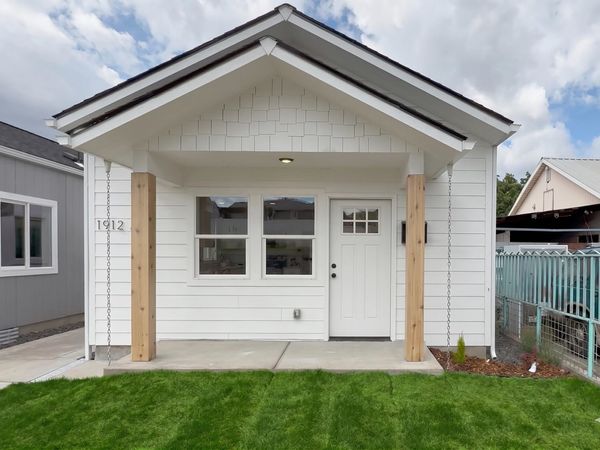 1912 W Buckeye Ave, Spokane, WA 99205
