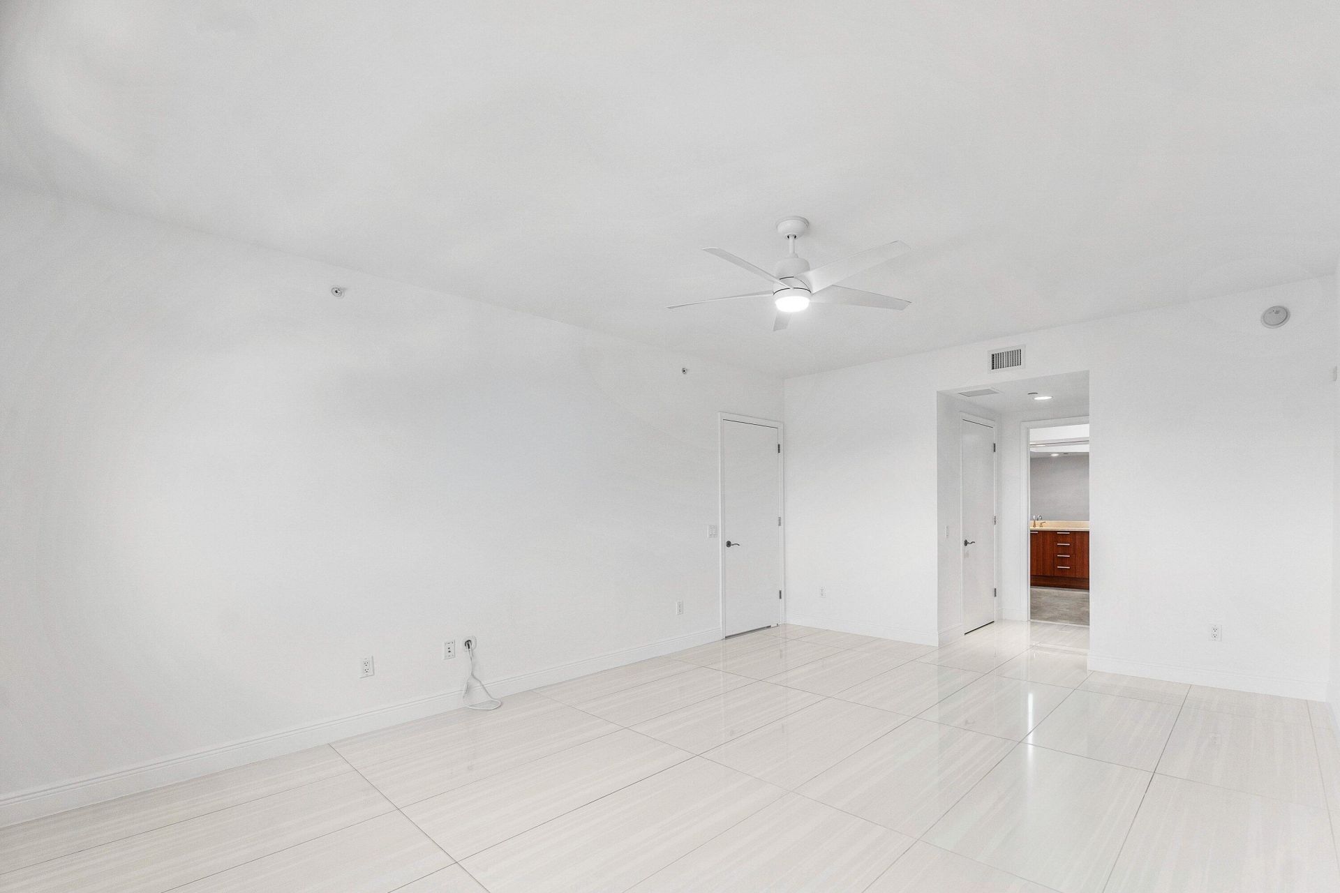 2650 Lake Shore Drive, Unit 1005, Riviera Beach, FL 33404 Photo