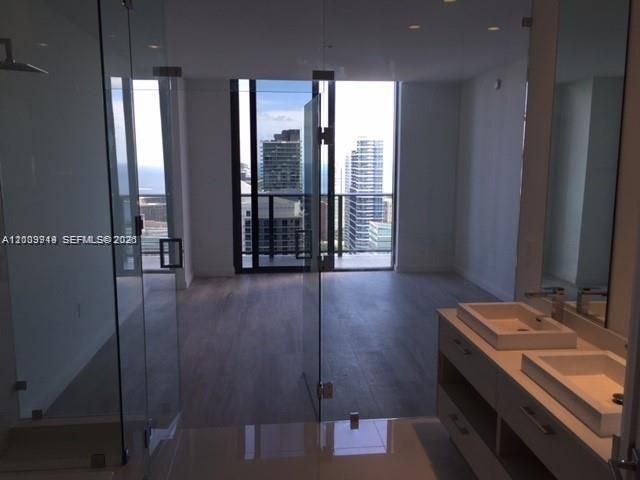 45 SW 9th St , Unit 4906, Miami, FL 33130 Photo