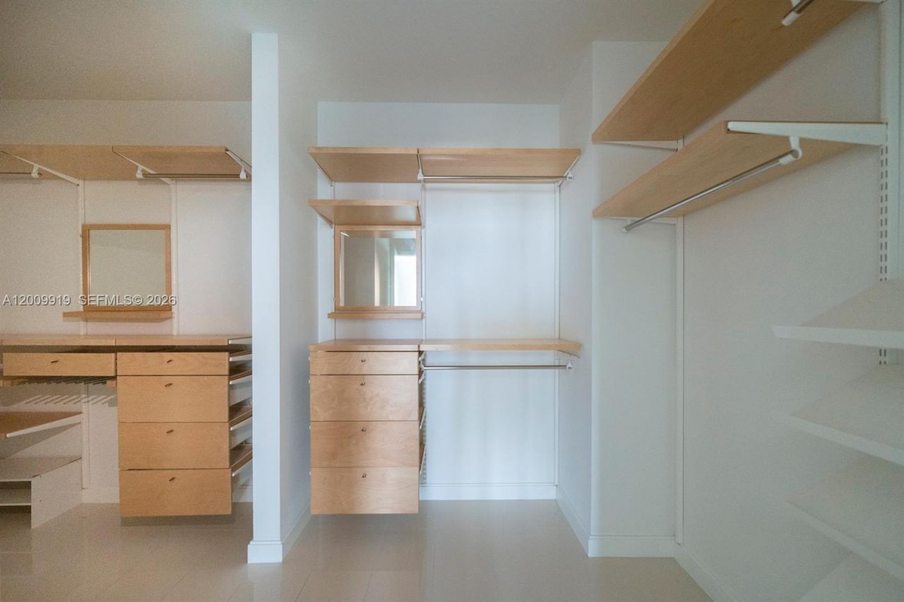 45 SW 9th St , Unit 4906, Miami, FL 33130 Photo