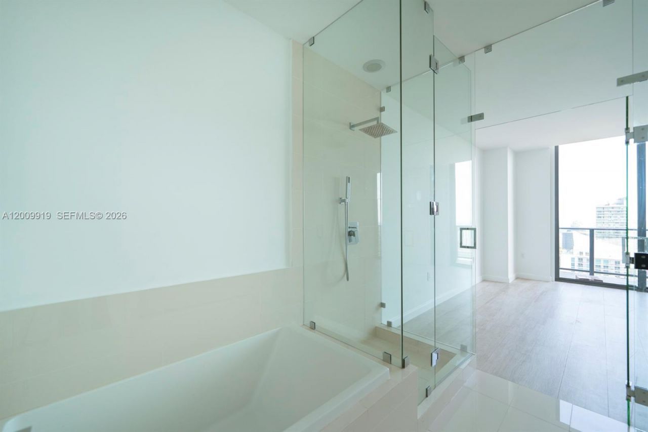 45 SW 9th St , Unit 4906, Miami, FL 33130 Photo