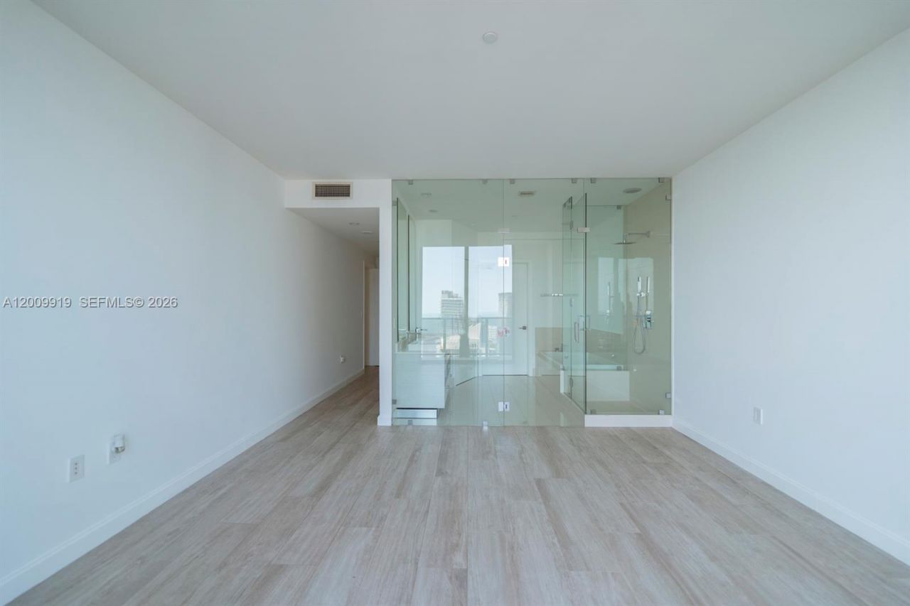 45 SW 9th St , Unit 4906, Miami, FL 33130 Photo