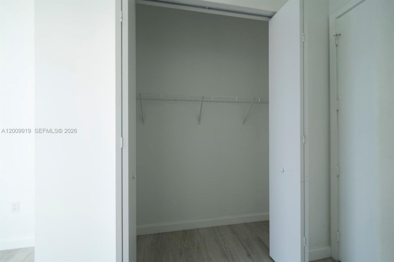 45 SW 9th St , Unit 4906, Miami, FL 33130 Photo