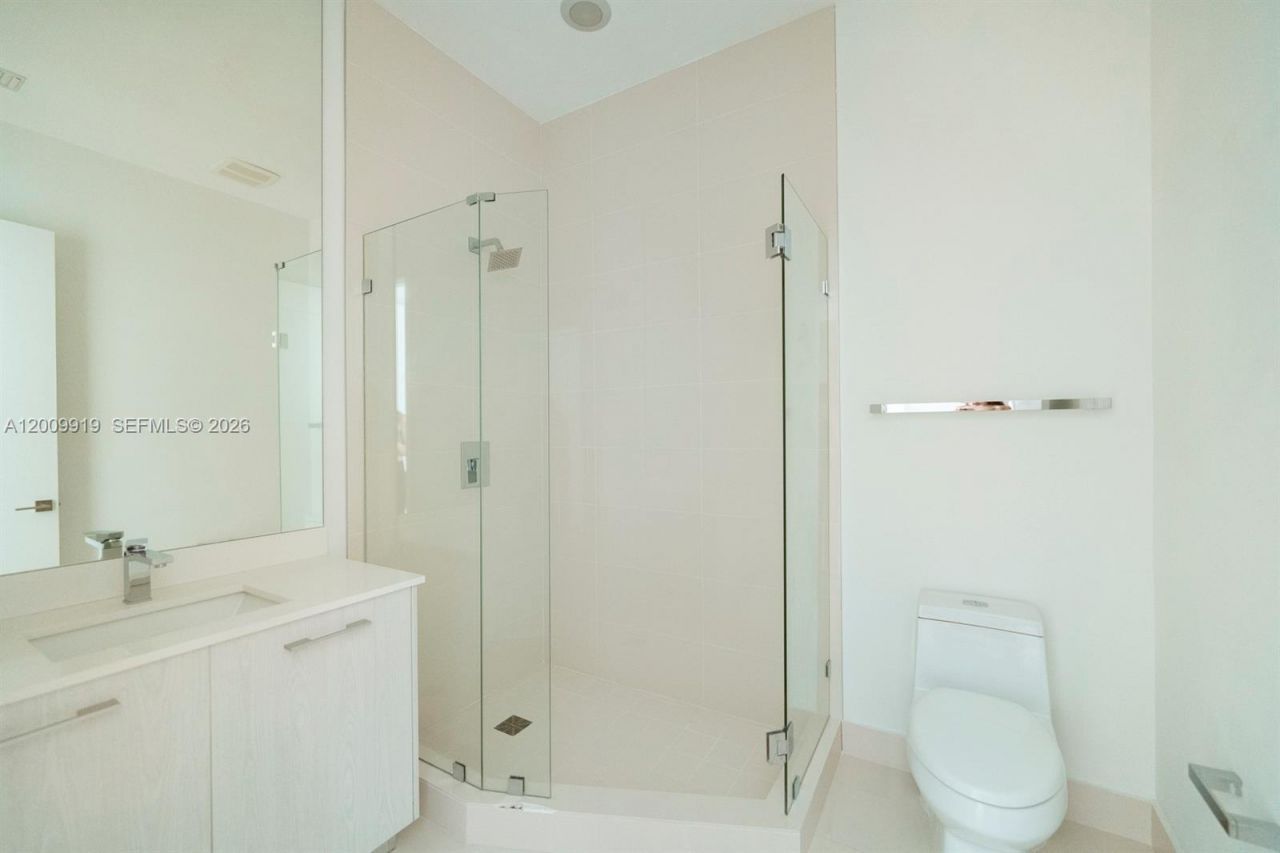 45 SW 9th St , Unit 4906, Miami, FL 33130 Photo