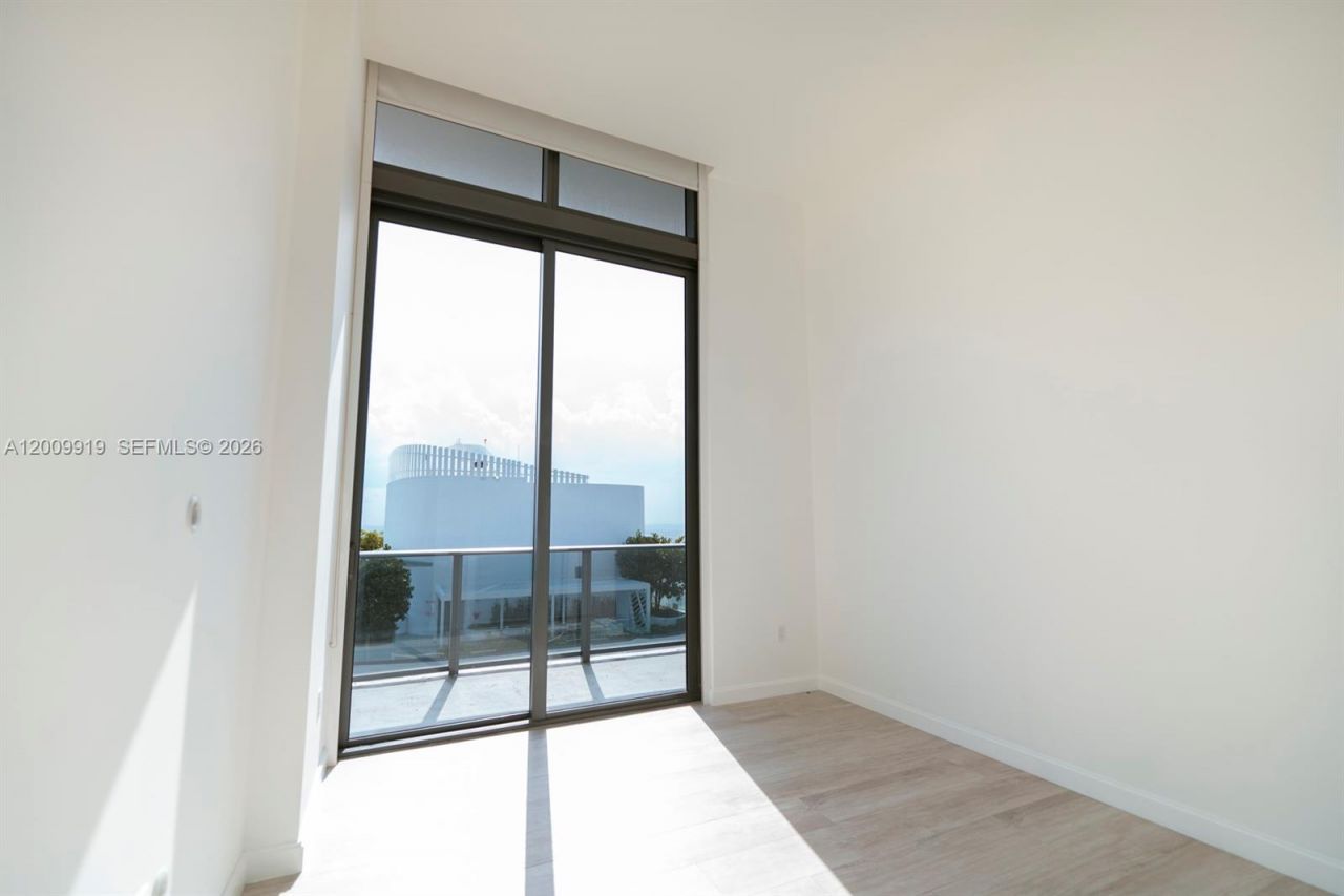 45 SW 9th St , Unit 4906, Miami, FL 33130 Photo