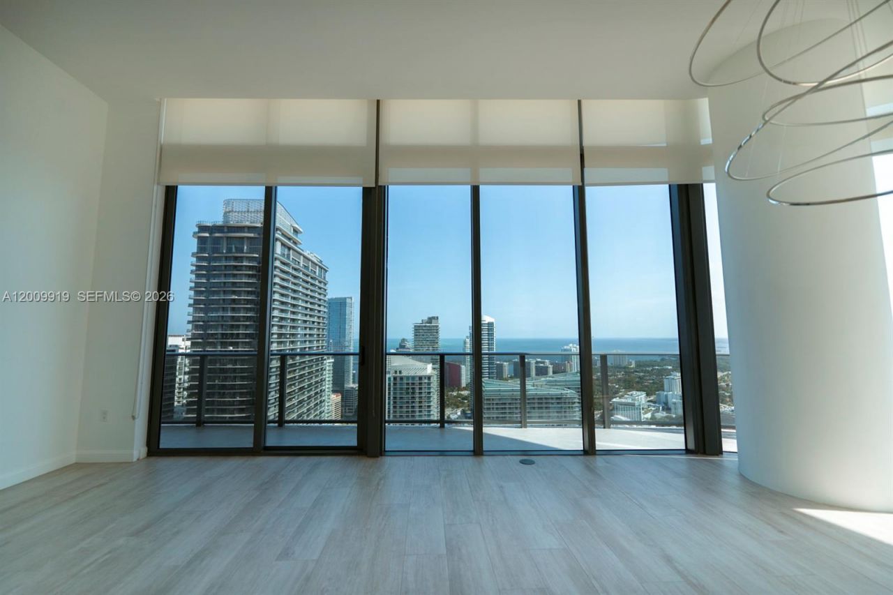 45 SW 9th St , Unit 4906, Miami, FL 33130 Photo