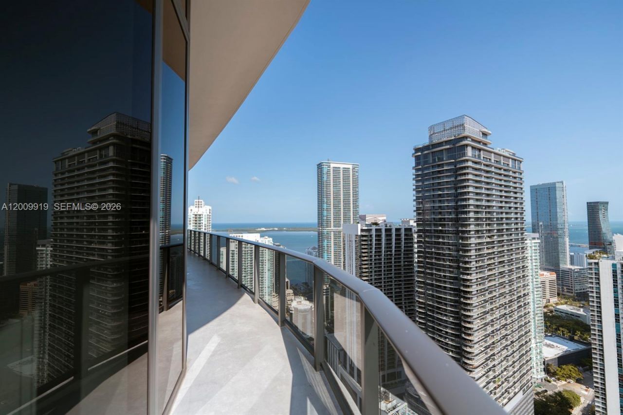 45 SW 9th St , Unit 4906, Miami, FL 33130 Photo