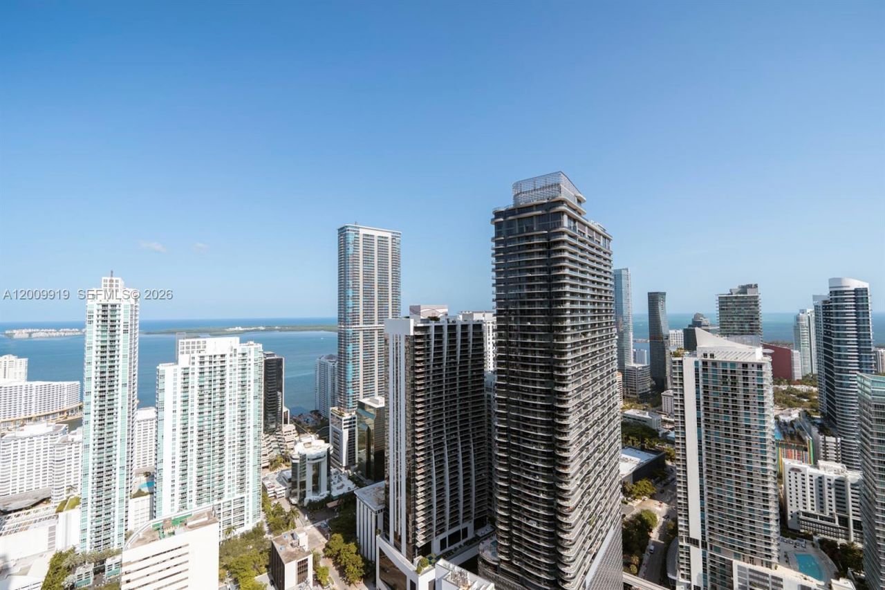 45 SW 9th St , Unit 4906, Miami, FL 33130 Photo