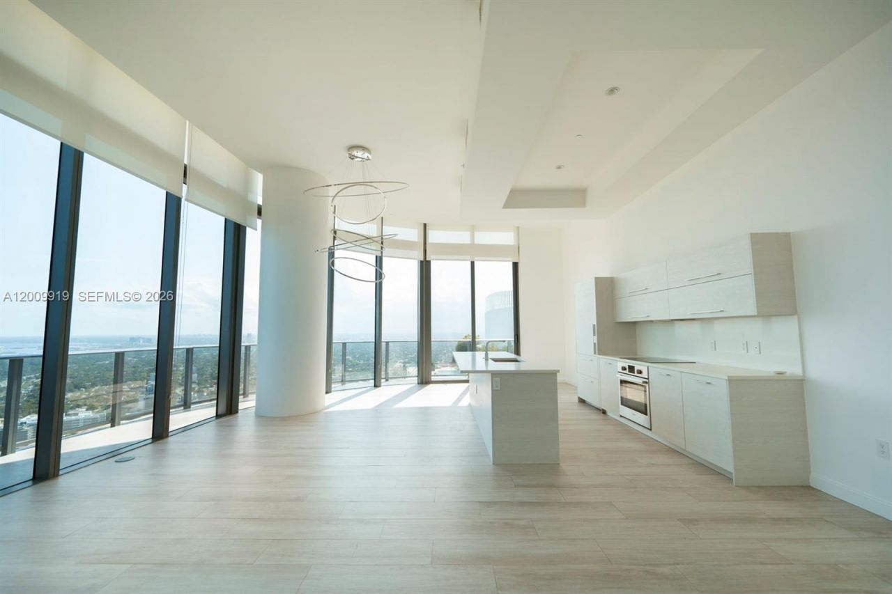 45 SW 9th St , Unit 4906, Miami, FL 33130 Photo