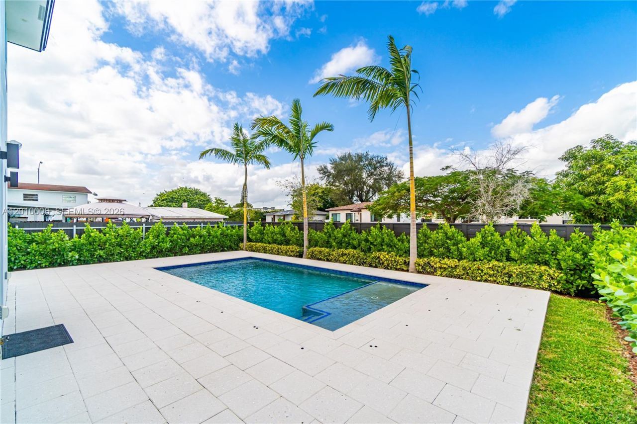 6535 SW 26th St , Miami, FL 33155 Photo