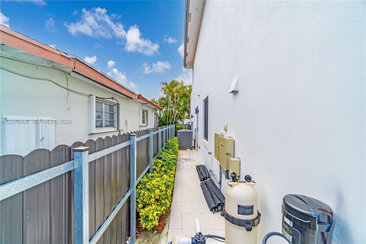 6535 SW 26th St , Miami, FL 33155 Photo