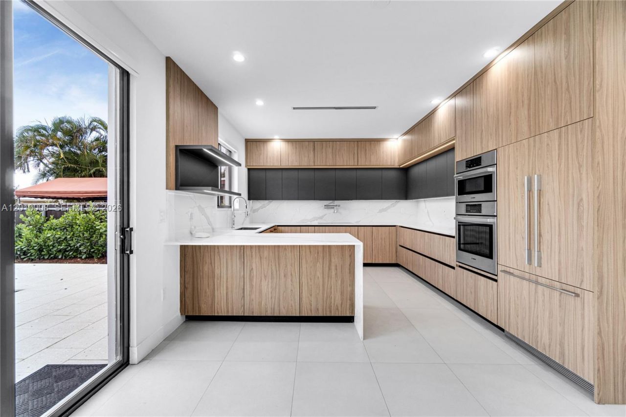 6535 SW 26th St , Miami, FL 33155 Photo