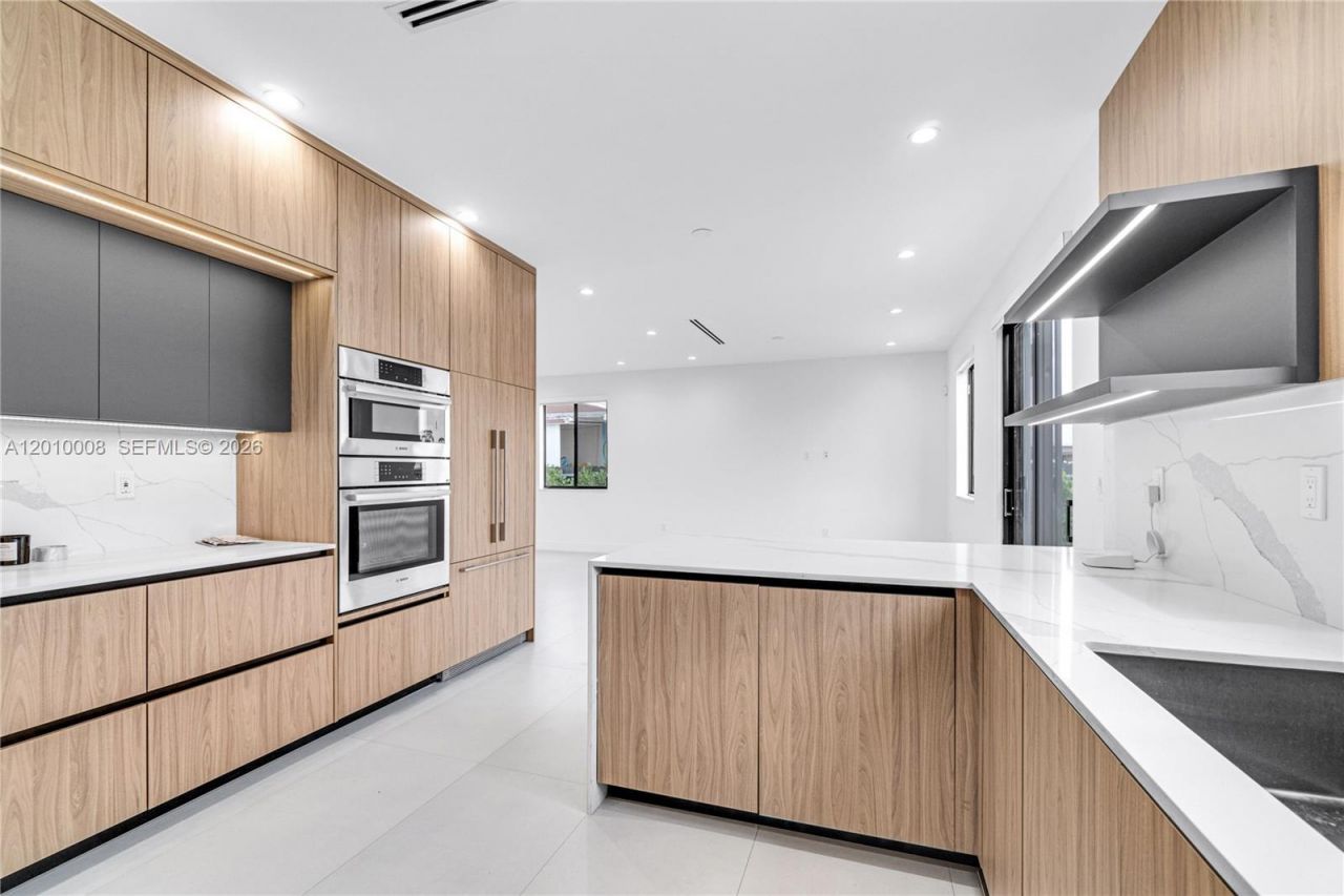 6535 SW 26th St , Miami, FL 33155 Photo