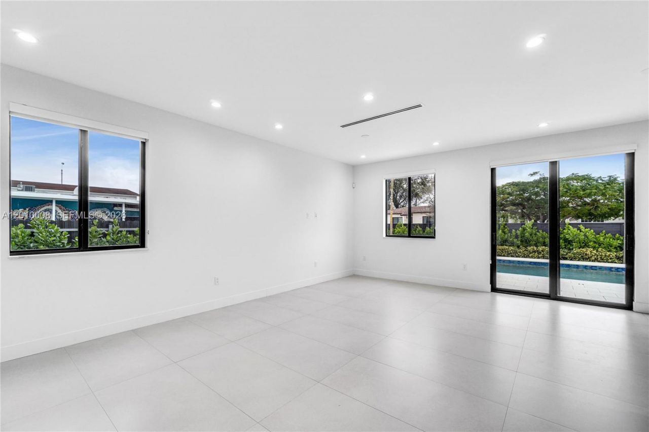 6535 SW 26th St , Miami, FL 33155 Photo