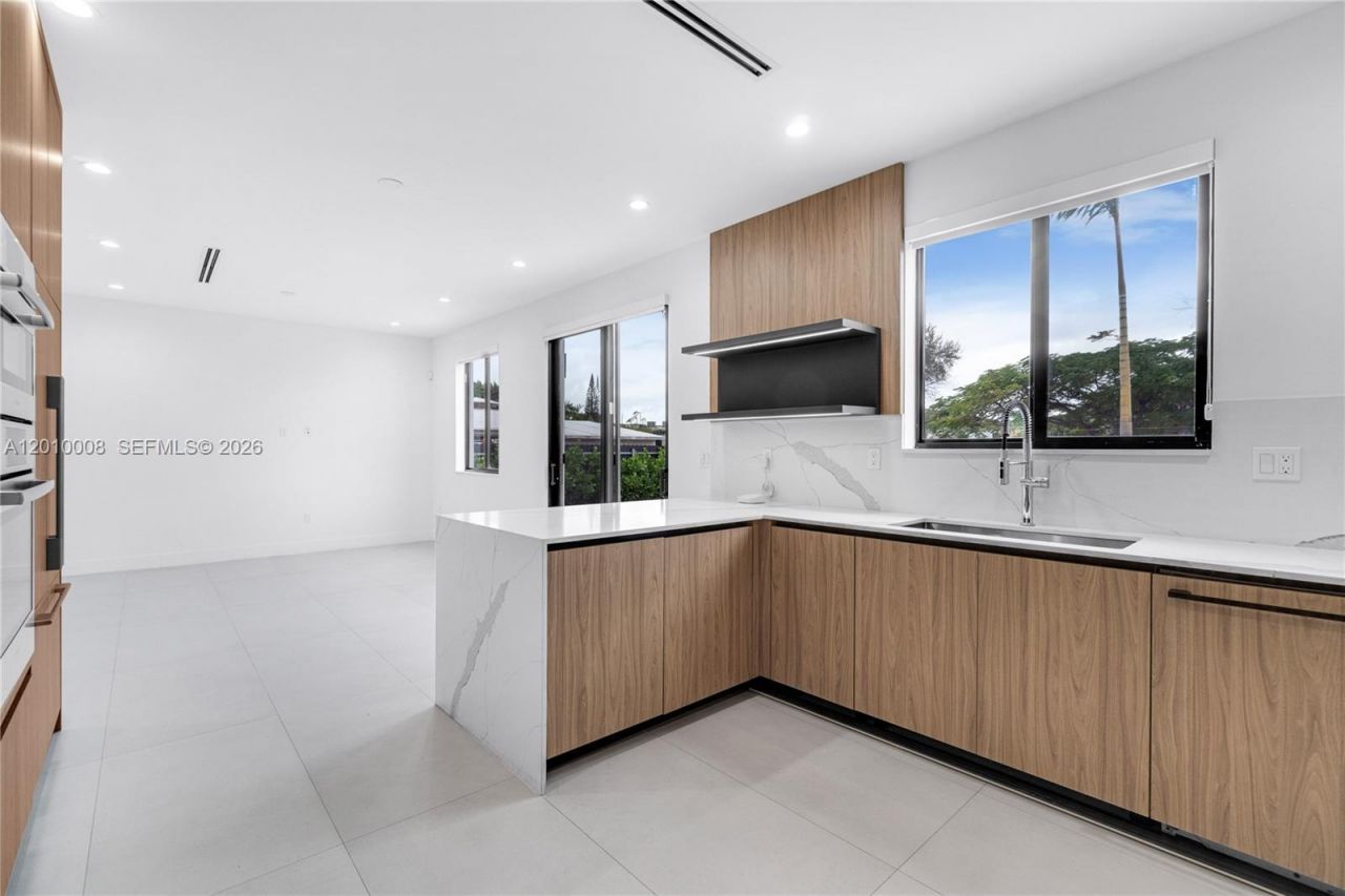 6535 SW 26th St , Miami, FL 33155 Photo